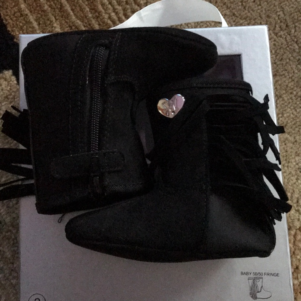 Cutest Stuart Weitzman baby fringe boots size 3